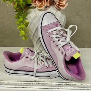 CONVERSE All Stars Pink Low Top Tennis Shoes - Size 7.5